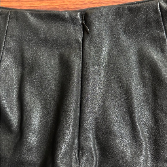 x REVOLVE Dale Skort in Black Leather
Amanda Uprichard - Women’s Size M - Picture 6 of 11